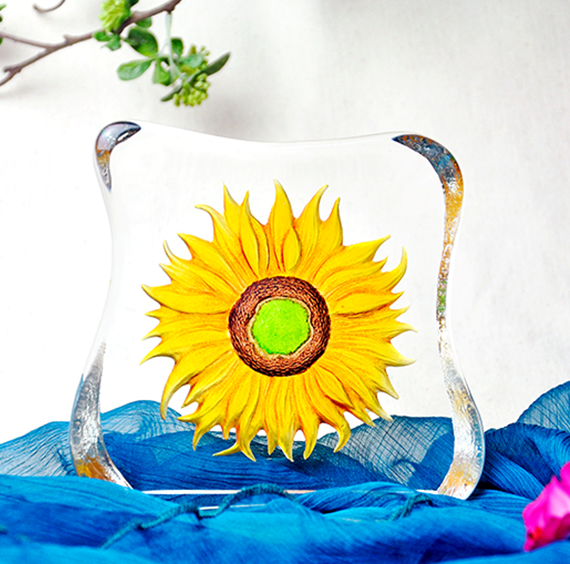 ACEVER Hand-Etched Swedish Crystal Sculpture