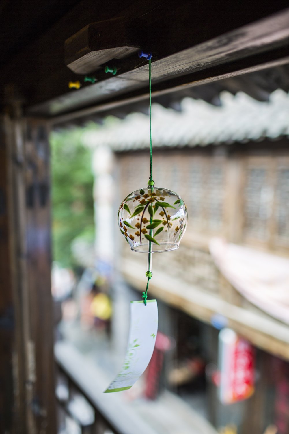 ACEVER_WINDBELLS_YELLOW_FLOWERS